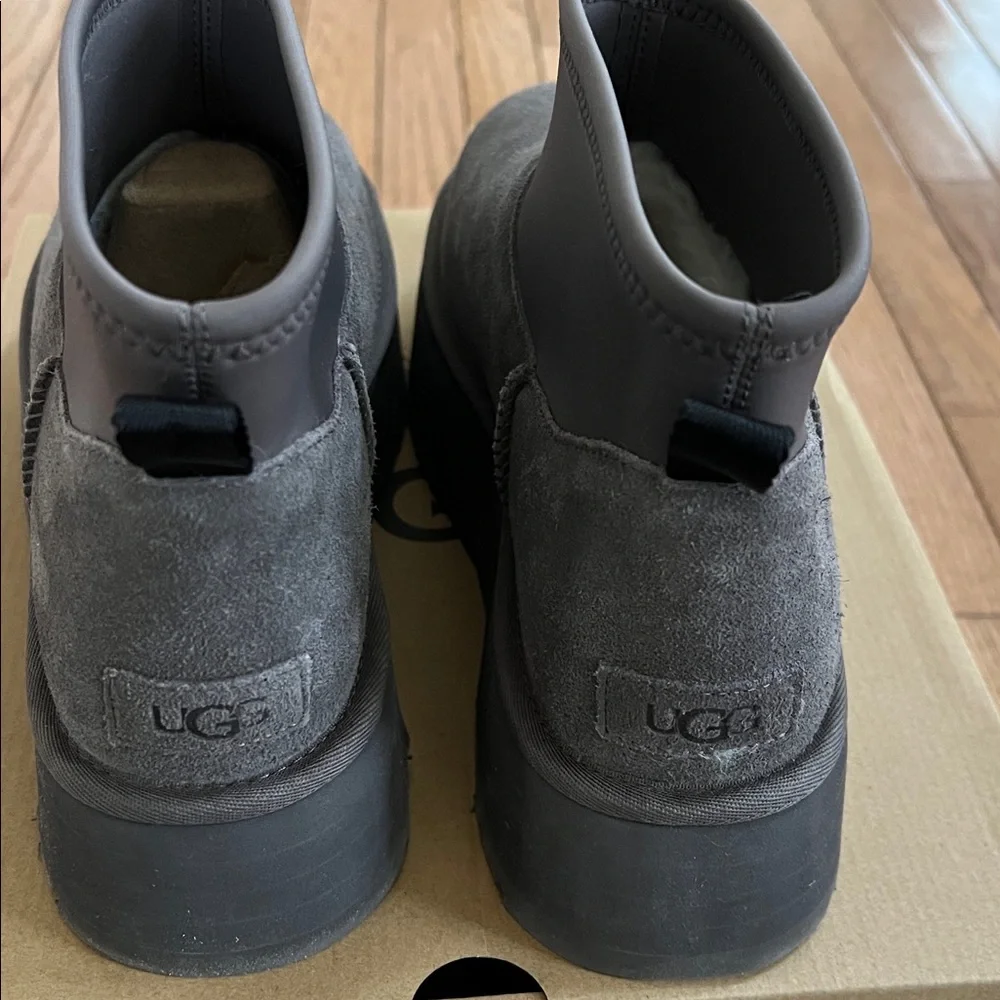 UGG® Classic Mini Dipper Platform Boot (Women)